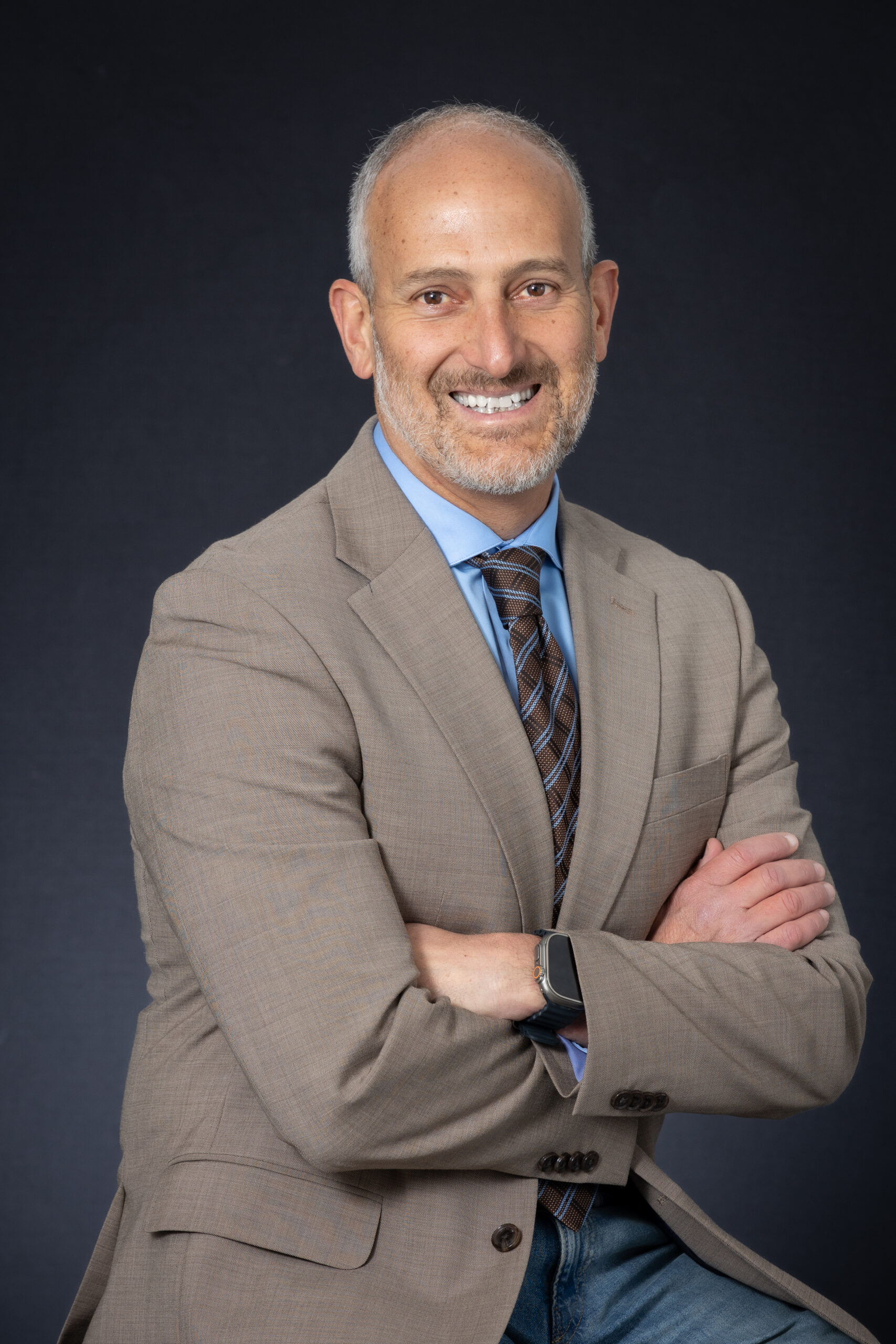Dr. Omar Mubarak Headshot